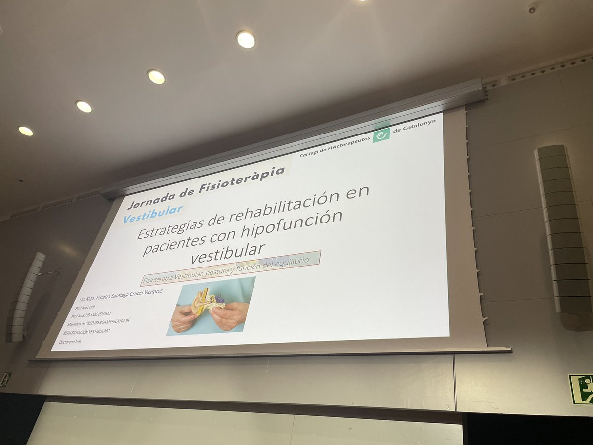 2º ponencia de Santiago Crucci: estrategias de rehabilitacion en pacientes con hipofunción vestibular. #JornadaFisioVestibular <a href="/ColFiCat/">CFC</a> <a href="/ASMES2016/">ASMES</a>