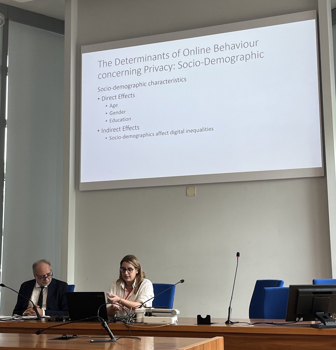 AssoComPol's tweet photo. In sala lauree blu the panel “Ethics and policies of digital platforms” continues with “«The price is right»: exploring the economic value of personal data among Italian citizens” by M. Bordignon, G. Legnante, C. Respi, M. Gui e D. Pizzul
#compol23 https://t.co/FgmYVZciKV