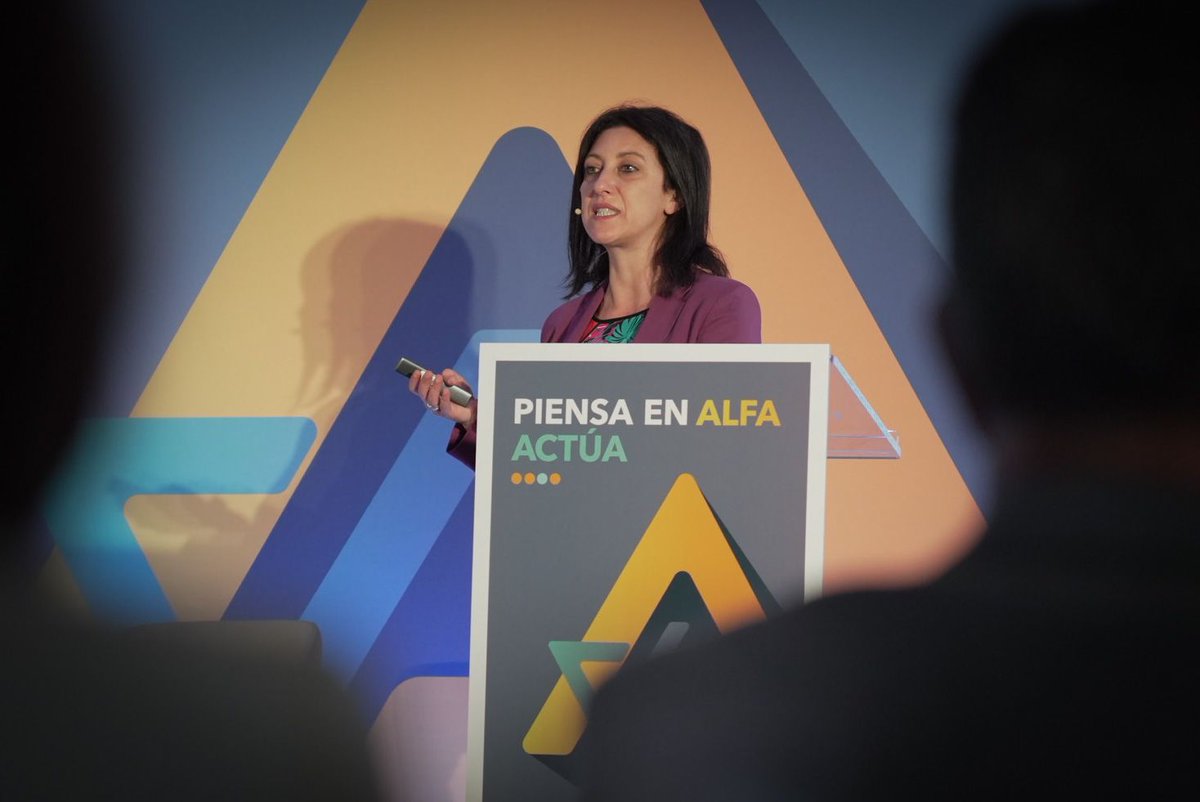 Chiesi_es's tweet photo. 🔹3ª mesa #PiensaEnAlfa: Manejo del paciente en la práctica clínica. 

🗣️Modera: Dra. Patricia Correcher - @HospitalLaFe
👥Participan
Dr. Antonio González-Meneses - Hospital Univ. Virgen del Rocío
Dra. @Mcamprodon1 – @vallhebron
Francesca Donà- @ChiesiGroup 

#AlfaManosidosis https://t.co/yoM0eq5UC8