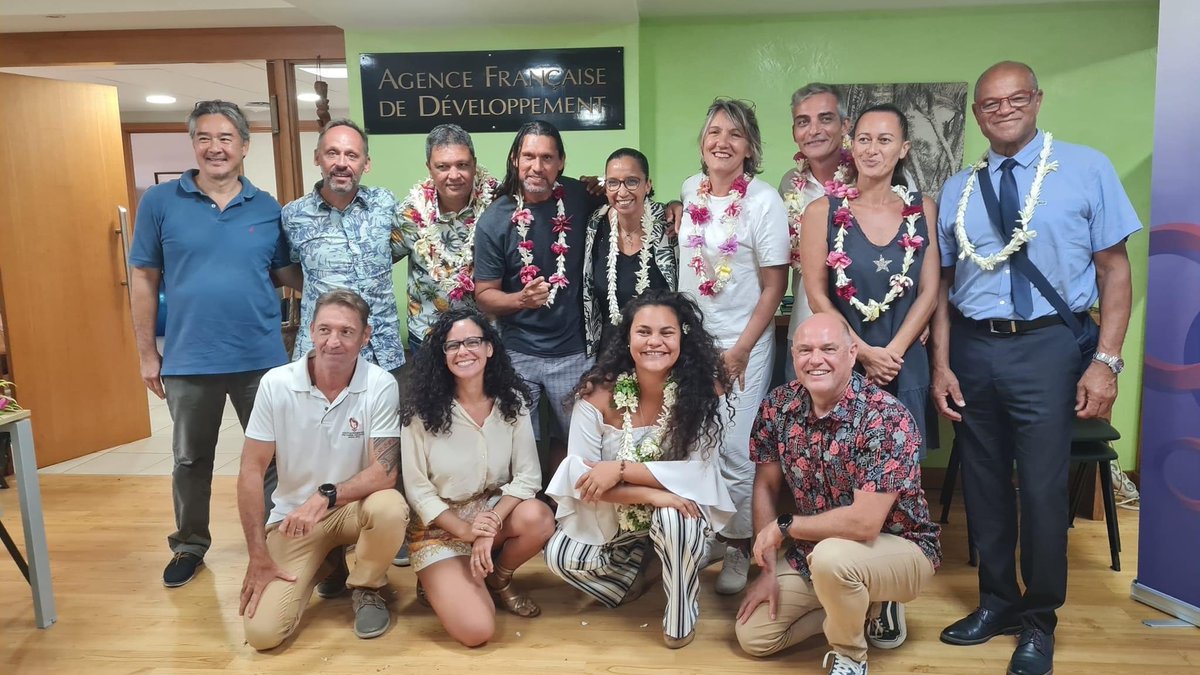 MouniaAob's tweet photo. 🥇Fierté &amp; soutien pour 4 beaux projets polynésiens, lauréats d’#Impact2024!
👏@HC_Polynesie987, la #PolynesieFrancaise, @Paris2024 &amp; @AFD_France réunis pr féliciter la fédé tahitienne de canoë-kayak, la fédé tahitienne de natation et le TEP VA’A Challenge Vohi Concept Arue https://t.co/pwou3em2t5