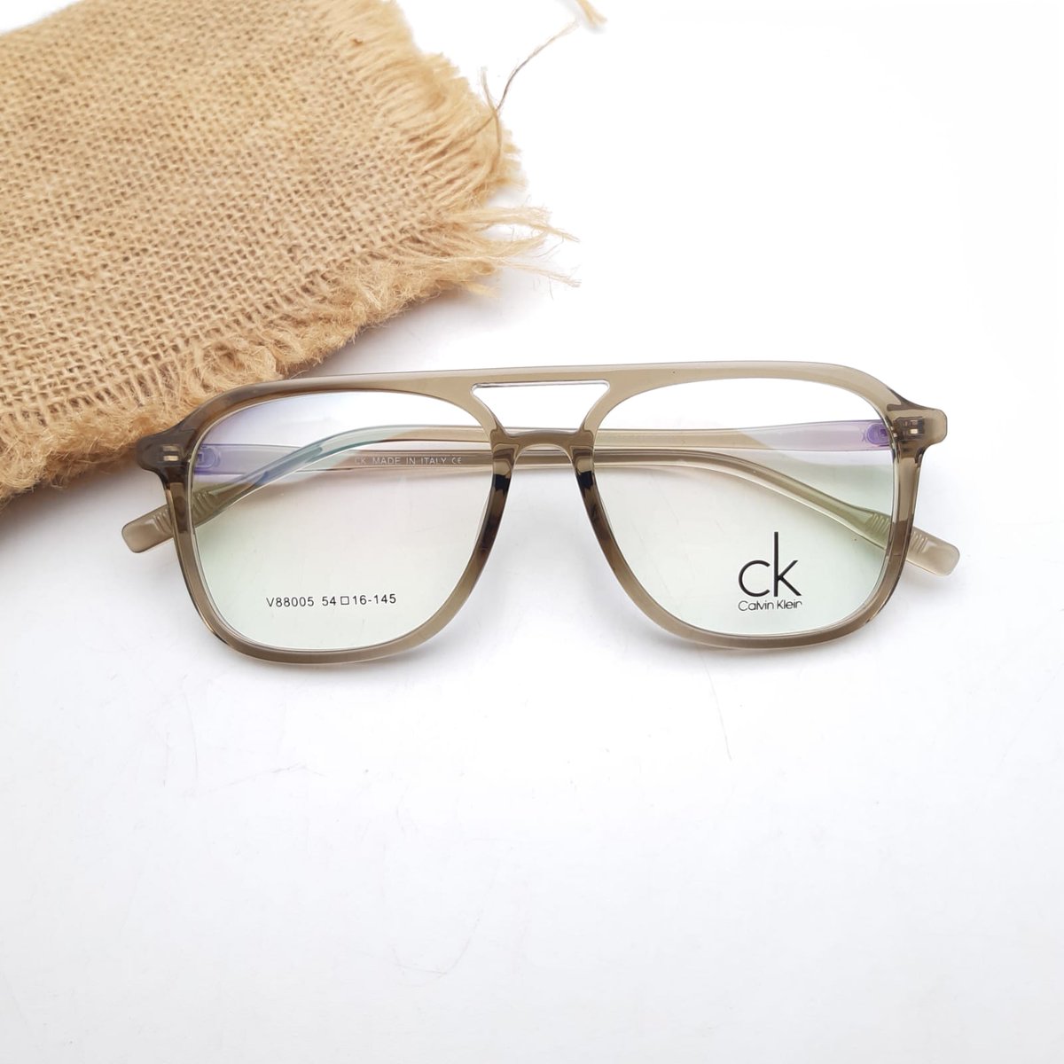 RoseButik1's tweet photo. Frame Ck 88005

Price: 154.000 
Box Sleting+lap

TERMURAH BAGUS JAMINAN KUALITAS 
BSA FOLLOW IG KU JUGA YA DI @IVAROSE2_SOFTLENS &amp; @IVAROSE_BOUTIQUE 

#Tasyi  #jualankacamata #jualanonline #kacamatamurah https://t.co/PCiXJ7GNx7