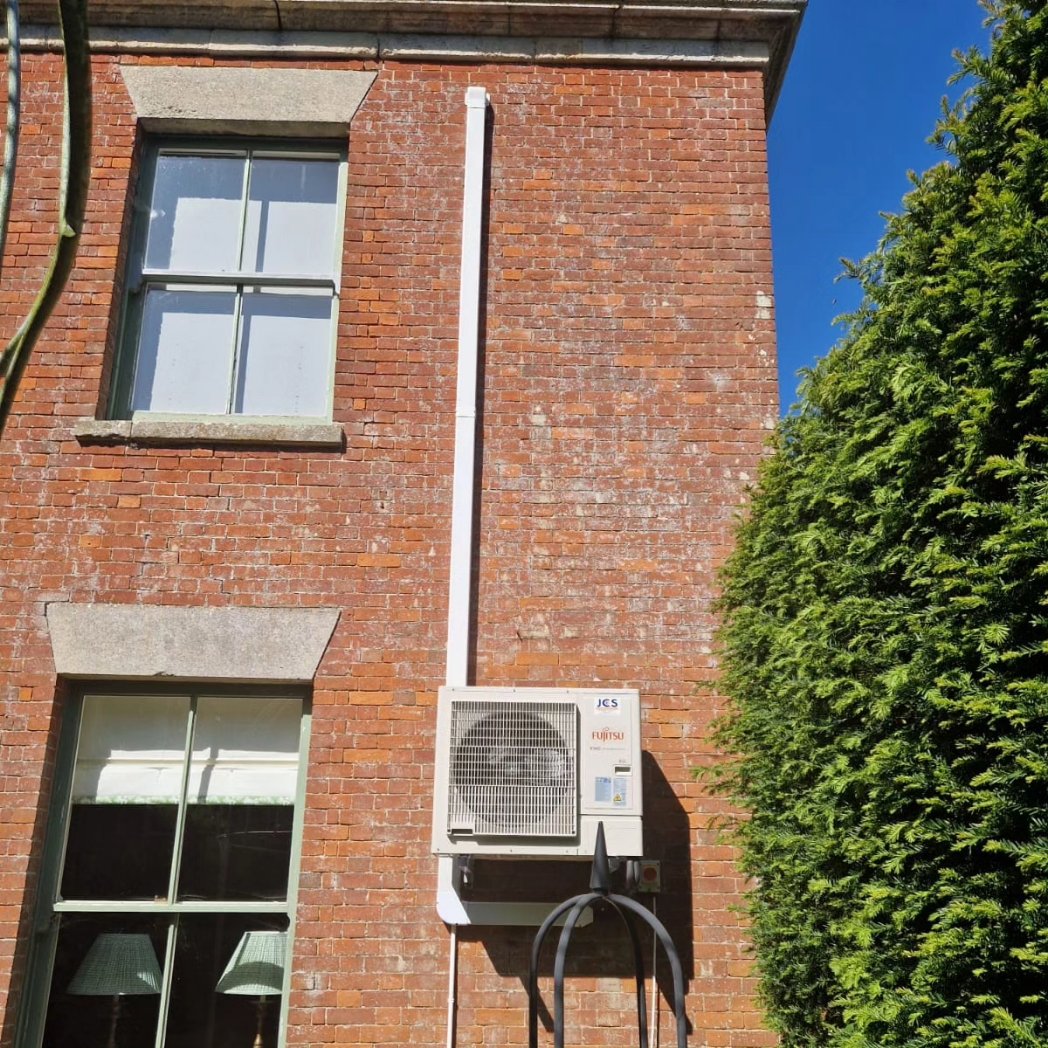 air_jcs's tweet image. Are you struggling to stay comfortable with the heat this year? Well here at JCS we have the solution for you. 
This week one of our install teams finished the installation of 3 Fujitsu systems.
Email: jon.jcs@outlook.com
Mob:   07971 883381
Tel:     01380 860739