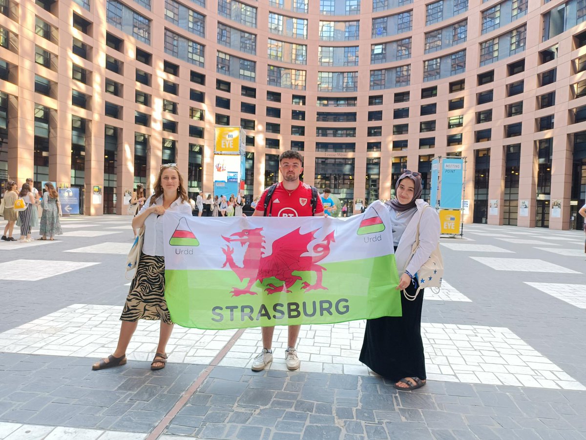 It's Day 2 of #EYE2023 at the European Parliament in Strasbourg🎉!  

Our Welsh delegates from @NIAMmedia, @futuregencymru & @Urdd  are there as part of a UK delegation through our new EU/UK #StrongerTogether programme.  

Find out how to get involved 👇wales.britishcouncil.org/en/about/press…