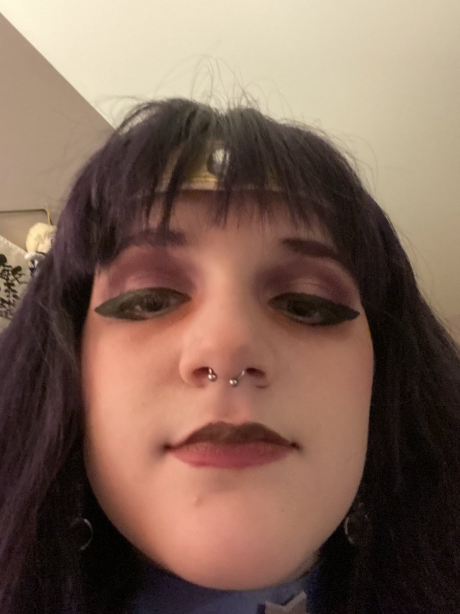 hametsunosenshi's tweet photo. // hello guys I lied I’ve actually been Saturn this whole time /lh 

We are driving 45 minutes to the convention today bc I’m not staying at a hotel unless it’s like 10+ hours away https://t.co/klxqzav49V
