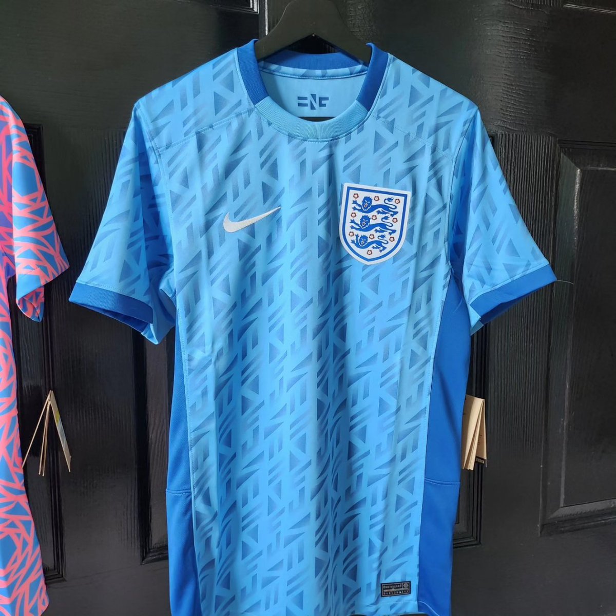 DW Shirts tweet media
