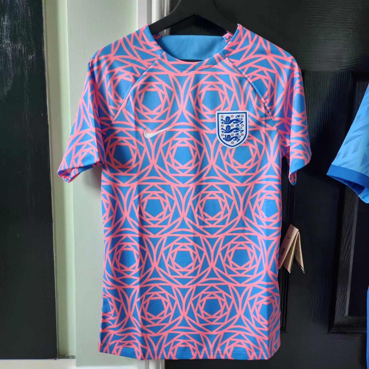 DW Shirts tweet media