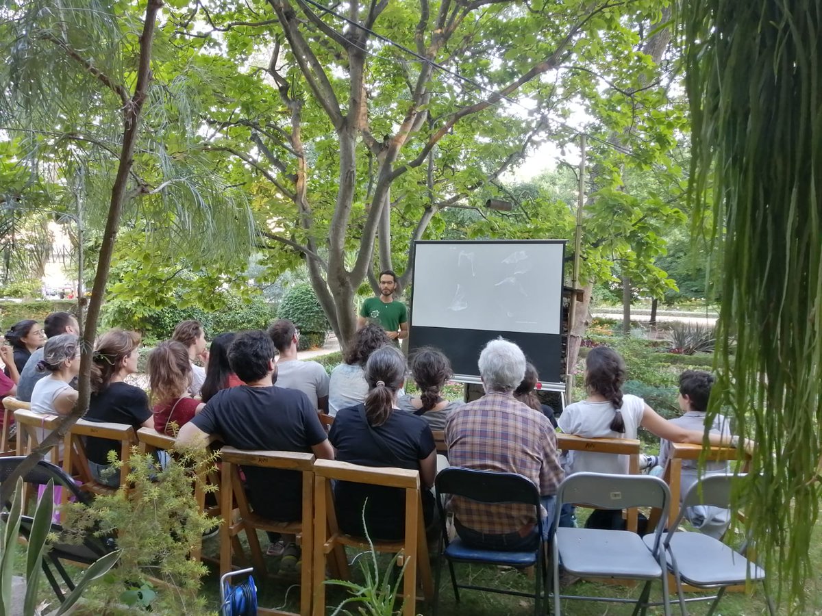 somnatus's tweet photo. A més, vam començar la sessió amb una xerrada sobre la biologia dels ratpenats, la diversitat catalana i mundial i algunes curiositats a càrrec de @NaturaMontfred. També vam poder detectar espècies a través dels ultrasons. 

#ConservacióBiodiversitat 
#EducacióAmbiental https://t.co/dmGKHEtncC