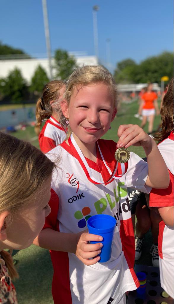 Het kan niet mooier! De E8 van <a href="/ckvODIK/">ckv ODIK, Barneveld</a> is vanmorgen kampioen geworden in Voorthuizen met een winst op <a href="/CKVSpirit/">CKV Spirit</a>.