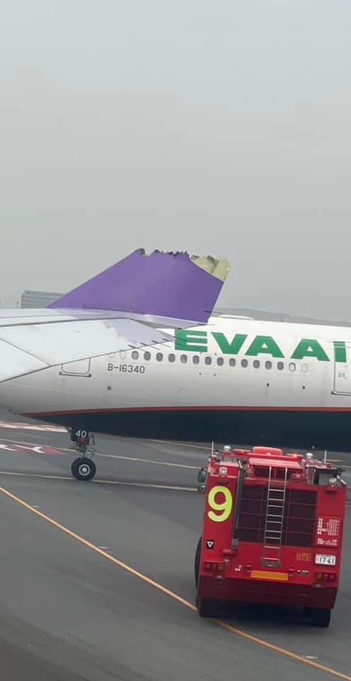 Thai Airways'e ait Airbus A330 ile Eva Air'e ait Airbus A330 tipi yolcu uçakları kalkış öncesi apronda çarpıştı. Thai Airways'in sağ kanatçığının kırıldığı  görüldü. Kazada yaralanan olmazken, uçakların yapacağı seferler iptal edildi.