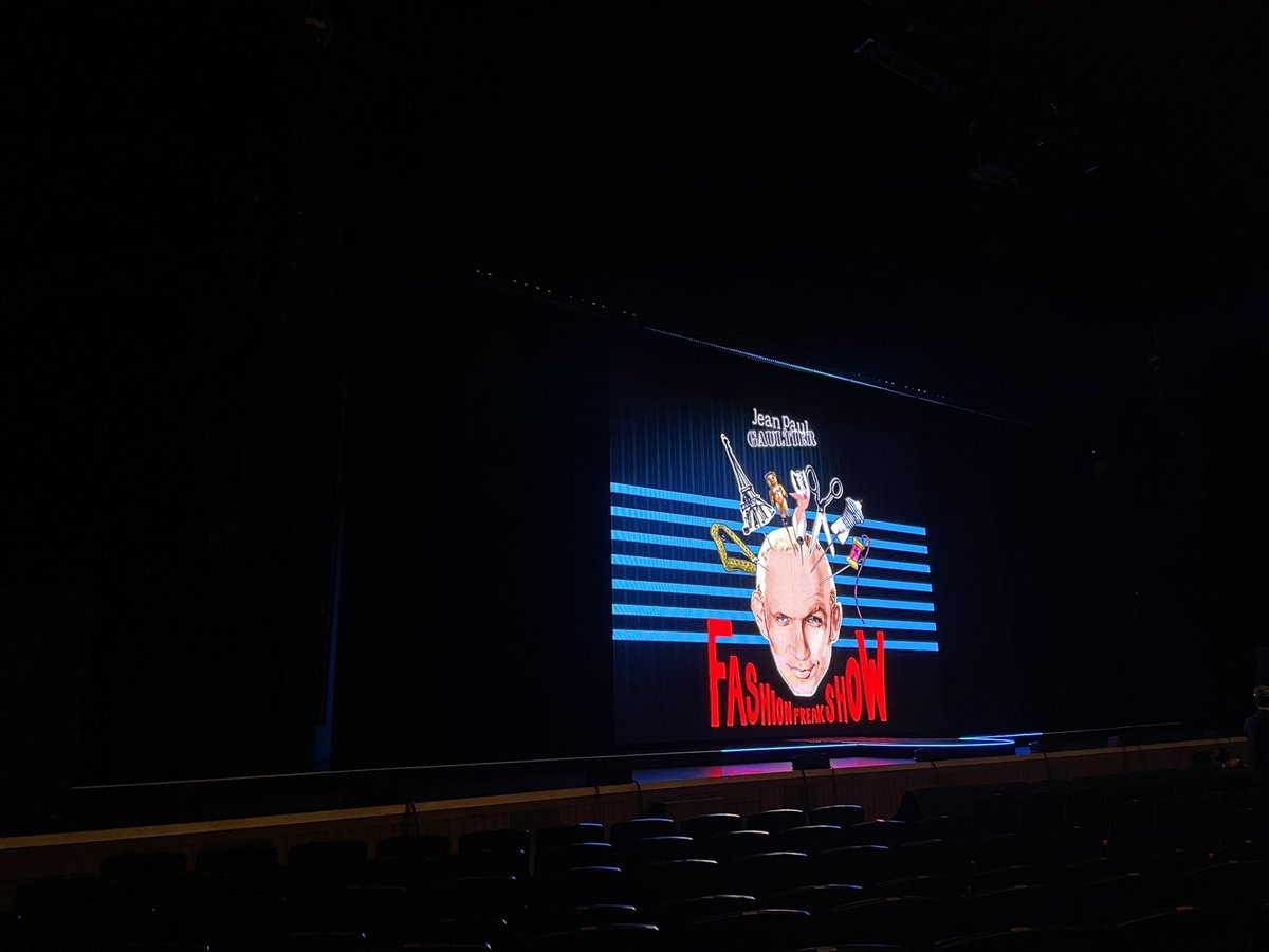 tatatatatakuan_'s tweet photo. おじさんぼっちミュージカル行ってきます🧠 https://t.co/mFj3brJswn