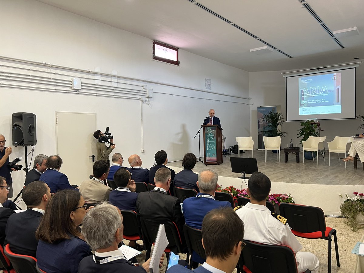 “#Turismo, #infrastrutture e #blueconomy sono tre leve di grande slancio per la nostra #economia: complimenti ai nostri #GiovaniImprenditori per questo primo convegno sull’isola di #Ponza”.

#10giugno #ARIA #AngeloCamilli #Unindustria