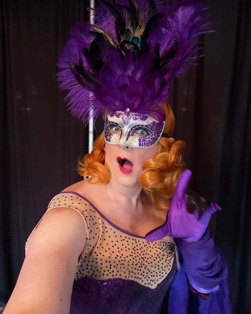 VioletDeVille's tweet photo. Who has two thumbs abs is not a 1st Amendment test case.
#TrollopOnTour #ImprovQueen #BeTransDoCrime #PerformingWhileTrans #TransWoman #Improv #Actor https://t.co/fzCgl4vaj5 https://t.co/FpEk1dKBhd