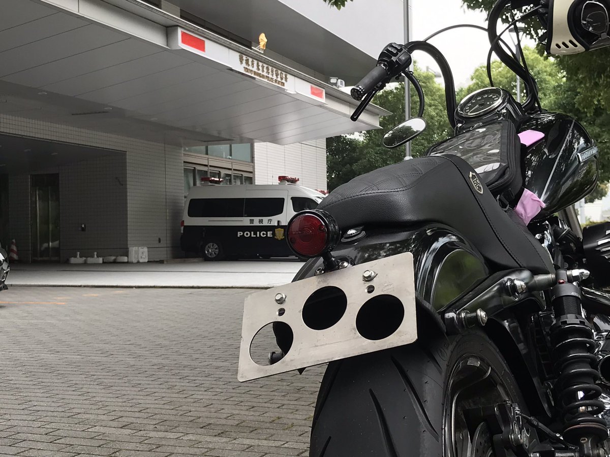 refrex5team's tweet photo. ナンバーがぶっ飛んだ(泣)
湾岸高速道路で拾った方は御一報ください https://t.co/aF767ZaWbv
