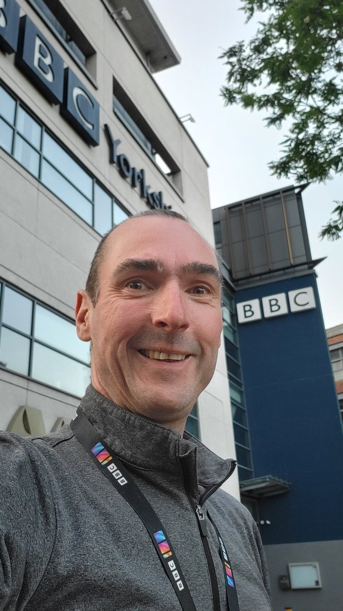 stevebaileylive's tweet photo. Morning! On from 6 @BBCLeeds in for @RadioAndrewE (with 2 for 1 on the Early Morning Embarrassing Selfies) talking:
βThe resignation of Boris Johnson!
βThe hot West Yorkshire weather
βThe value of your Music Memorabilia
β#WheelFest in #Pontefract
β& the Roundhay Festival. https://t.co/qccypQ4qnW
