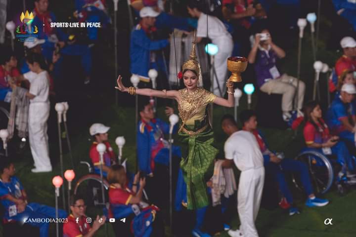 RoumdolR's tweet photo. .
Alyna Somnang, Miss Universe Cambodia 2019
______
Her looks during the closing ceremony 12th Asean Para Game.
#missuniversecambodia2019
#MissUniverseCambodia
#MissUniverse
#Paragame https://t.co/faAJmKDSwO