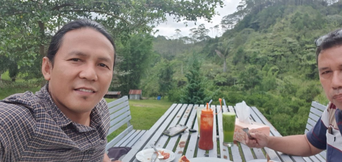 johansen766hi's tweet photo. Sesekali makan pizza https://t.co/3k0FxBv2Pe