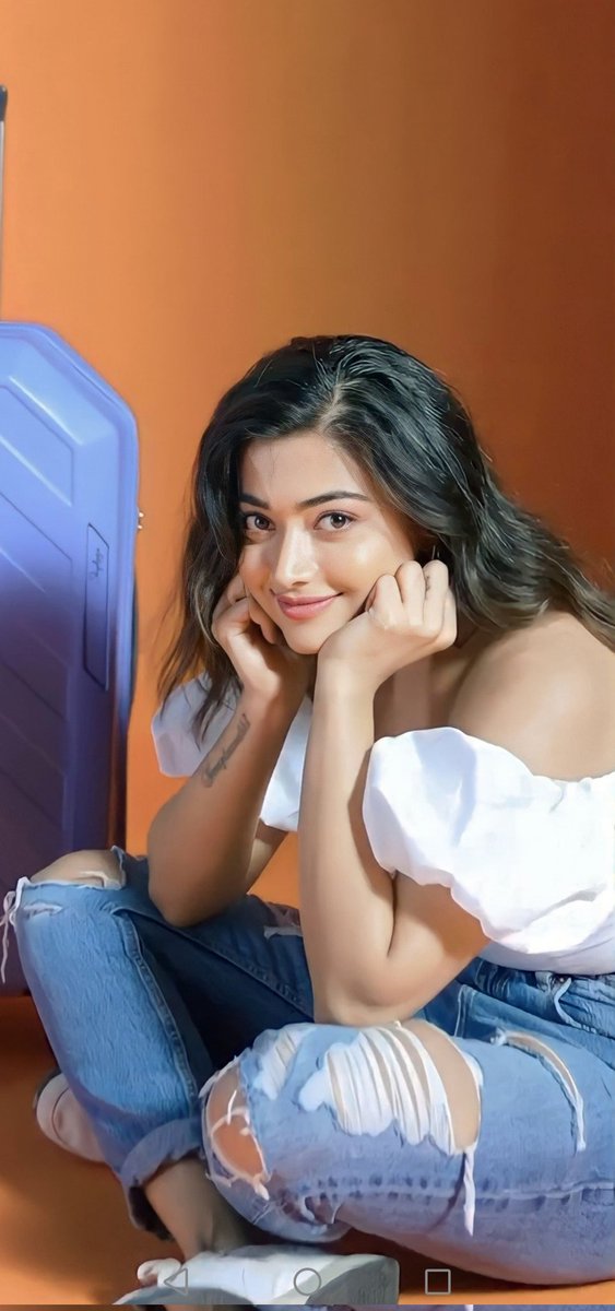 Once upon a time people used to call Hema Malini the dream girl.

Today @iamRashmika should be the rightful owner of this title 😊

So we will use this Hashtag.

Request every Roshian to
Please use this hashtag in ur tweets related to Rashmika 👇

#DreamGirl
#RashmikaMandanna ❤️