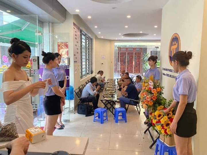 eager_coin's tweet photo. 💢 Opening of Pi nodes branch with integrated cafe in Hanoi Vietnam by Tai Bui

This is the 4th knot, hopefully it will always get stronger.

Address: 32 line 634 Kim Giang, Thanh Liet, Thanh Tri, Hanoi

#pinetwork
#PiMainnet
@Pi https://t.co/C4GFwI4EHt