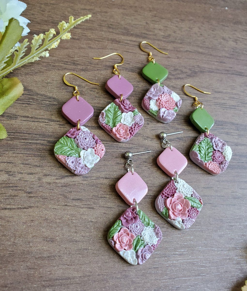 CrochetClayCat's tweet photo. Cottage Garden Bouquet Earrings | Grandmacore https://t.co/k07IkMAXZ3  #etsycreatorco #florallover #cottagecore #giftsformom https://t.co/HyJb5YYTif