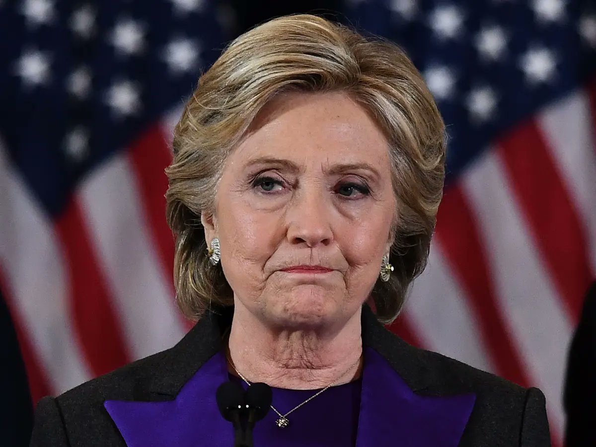 Who else thinks Hillary Clinton should be in prison?🤚