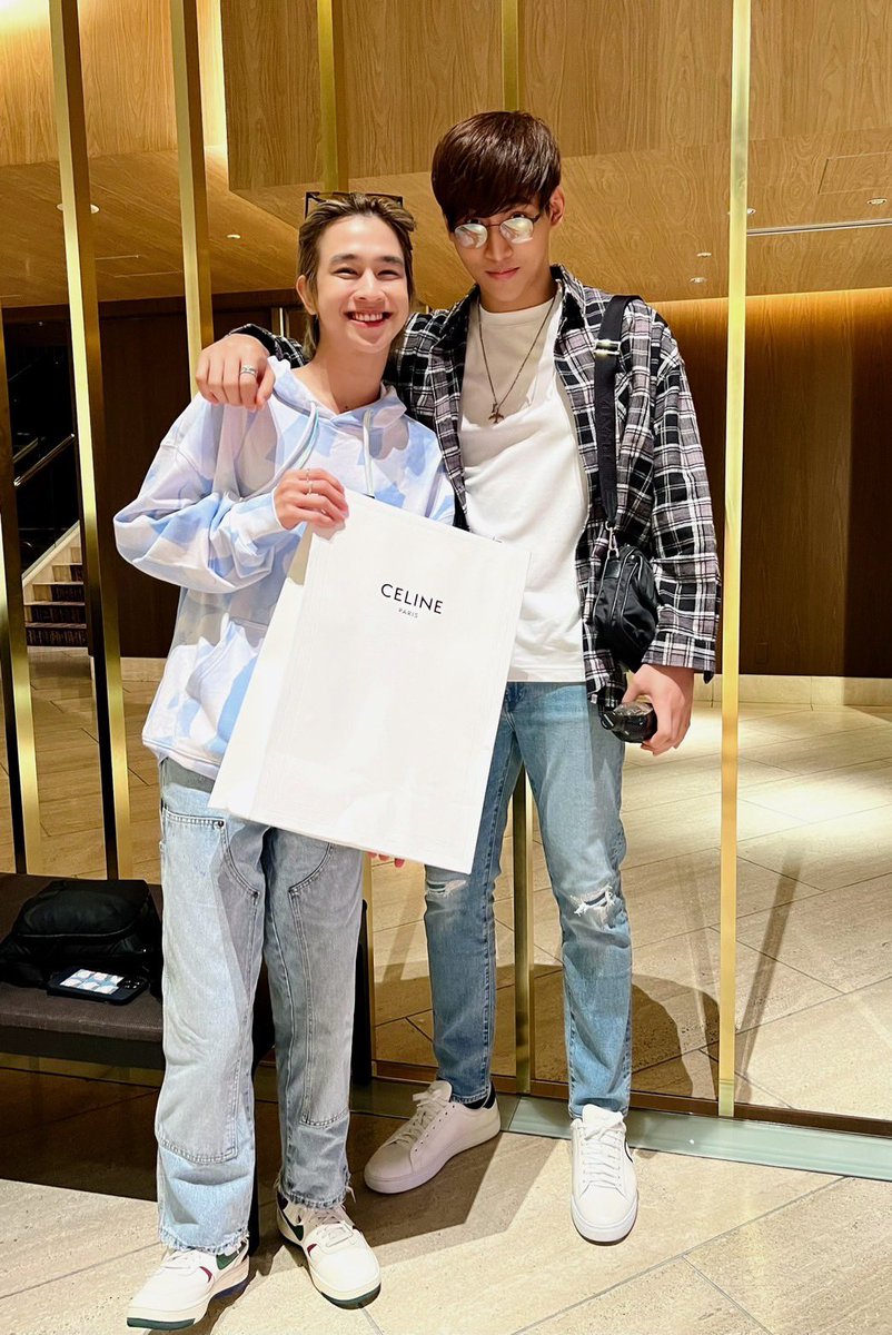 balaank's tweet photo. มีคนมา Happy Birthday กัน #OhmThitiwat #fluke_natouch #OhmFluke https://t.co/1enwS6WA2m