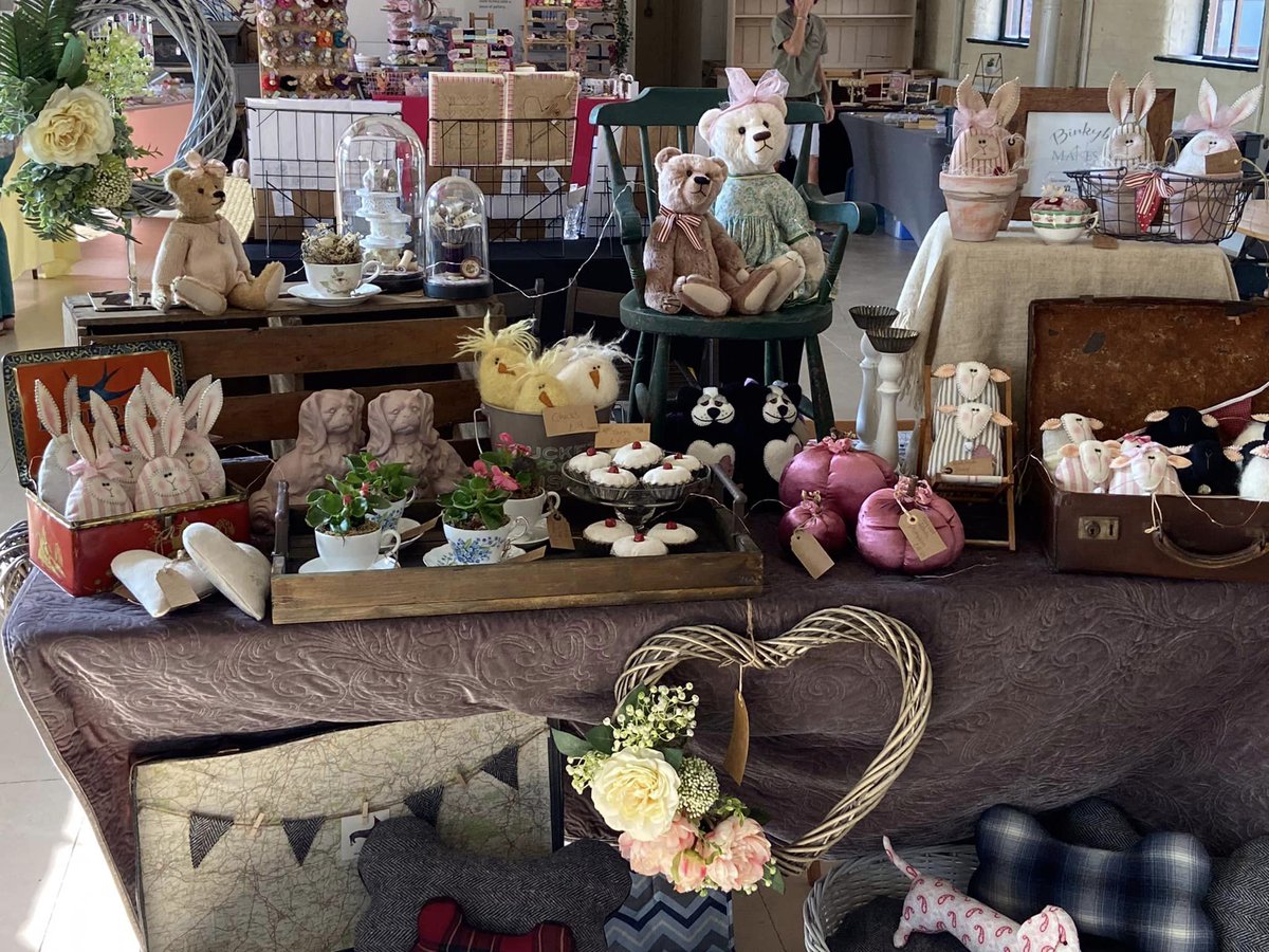 T’S MARKET DAY - 10AM to 4PM Join us today for our Artisan Market. With so many amazing artisan traders it is not to be missed. #daysoutstaffordshire #stokeontrent #staffordshire #artisanmarket #artisanmade #market #middleportpottery #middleportpottery #shoplocal