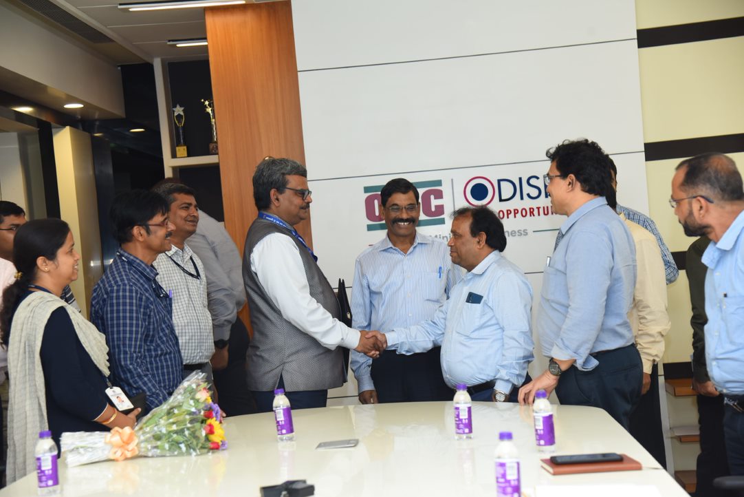 odisha_mining's tweet photo. OMC signed an agreement with @csirimmt to develop a technology for the recovery of Platinum Group Elements (PGEs) from low-grade ores of Bangur mines. The PGEs are strategic minerals essential in fulfilling the socio-economic needs of India. #MiningHappiness https://t.co/bmHW1toIvR