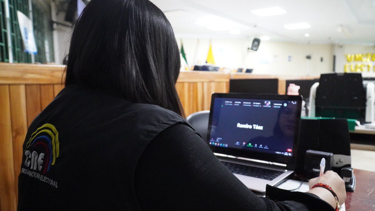 CNE_LosRios's tweet photo. #EleccionesAnticipadas2023Ec🇪🇨🗳️ | Esta noche nuestra funcionaria de manera virtual, brindó veeduría al proceso de democracia interna del Movimiento Político #MOVER lista 35. https://t.co/L9gqY32YxT