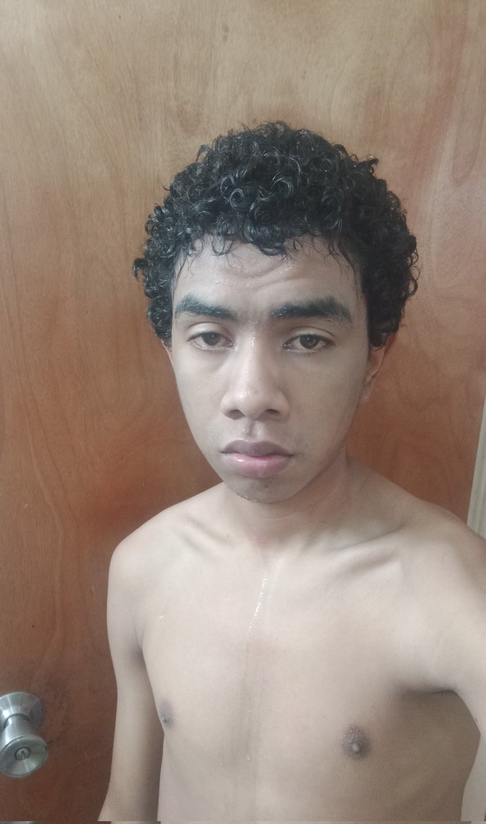 Zzzguyv's tweet photo. Would you believe me if I say to you that I'm black? #mirrorselfie #selfie https://t.co/ToTPnhn8Hg