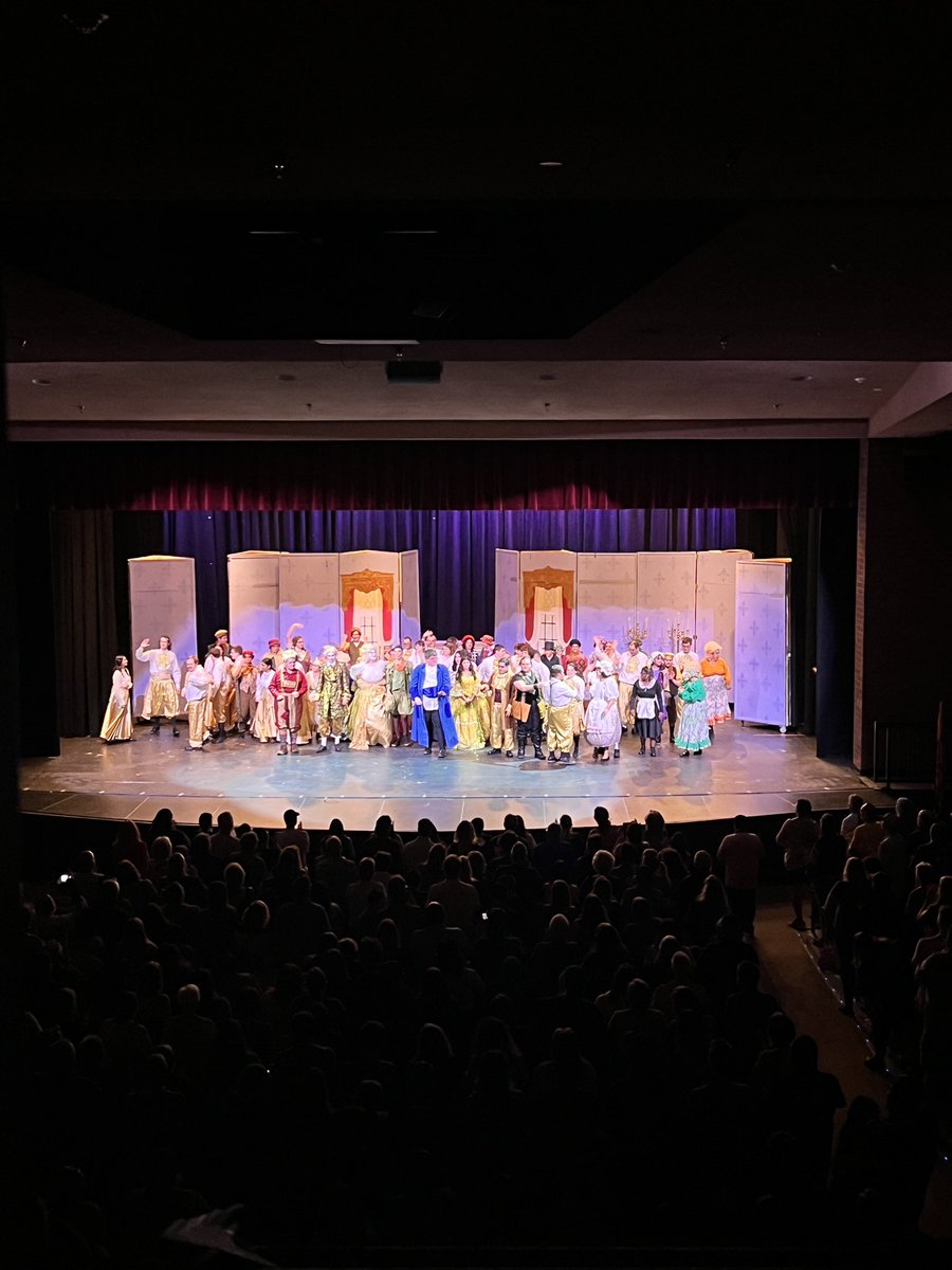 Tonight the cast played to an audience of over 600 people!  It was amazing!   Last show Saturday at 2pm.  Get your tickets now!!!!!