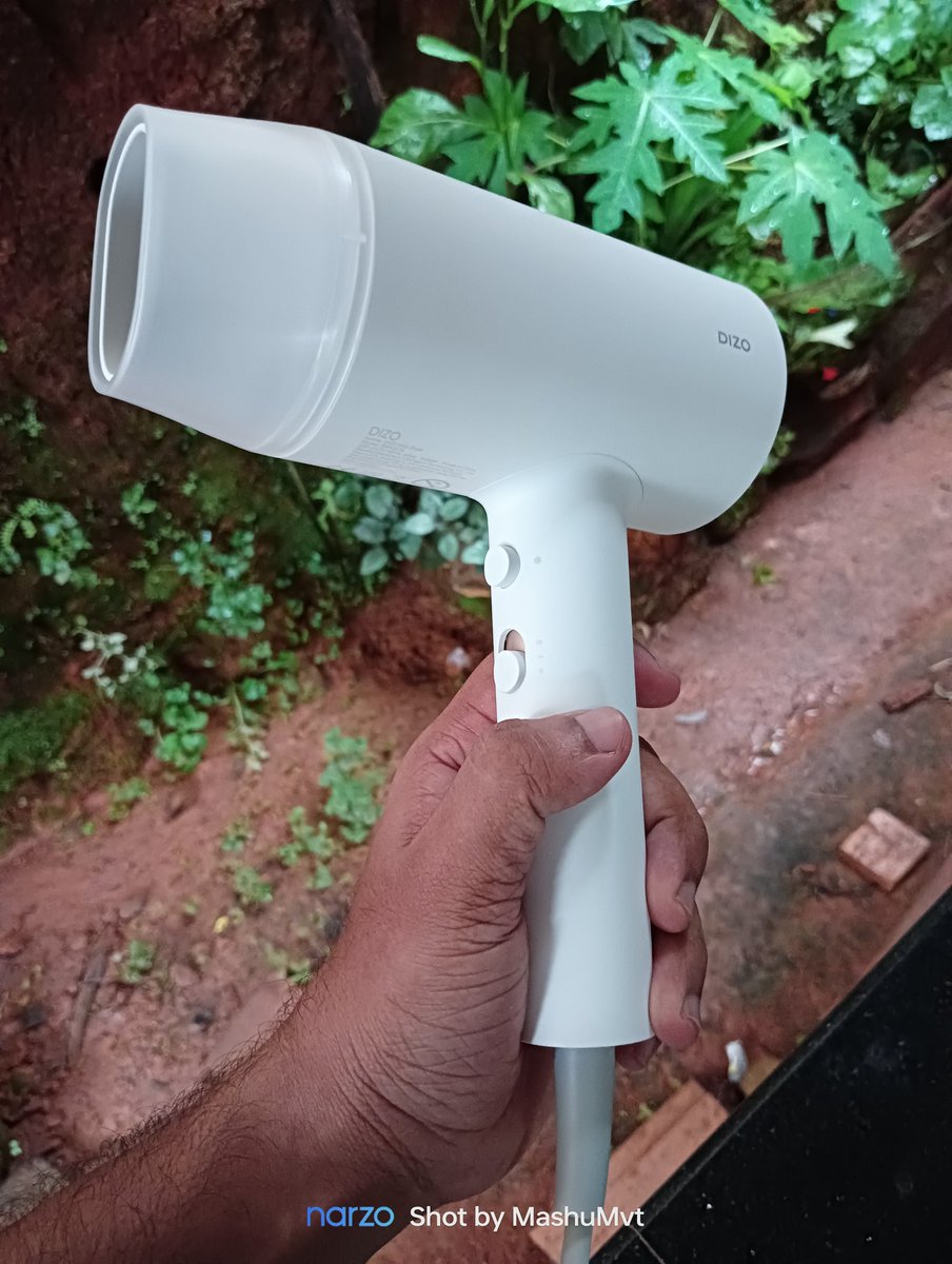 mvt_mashu's tweet photo. Something 🆕 here in the 🏠 from #DIZO #DIZOHairDryer 👌🏻🤍
Initial impressions:- Awesome Quality Hair Dryer from #realmeTechLife & #DIZO
@DIZOTech @realmeIndia https://t.co/T6llvSyaZc