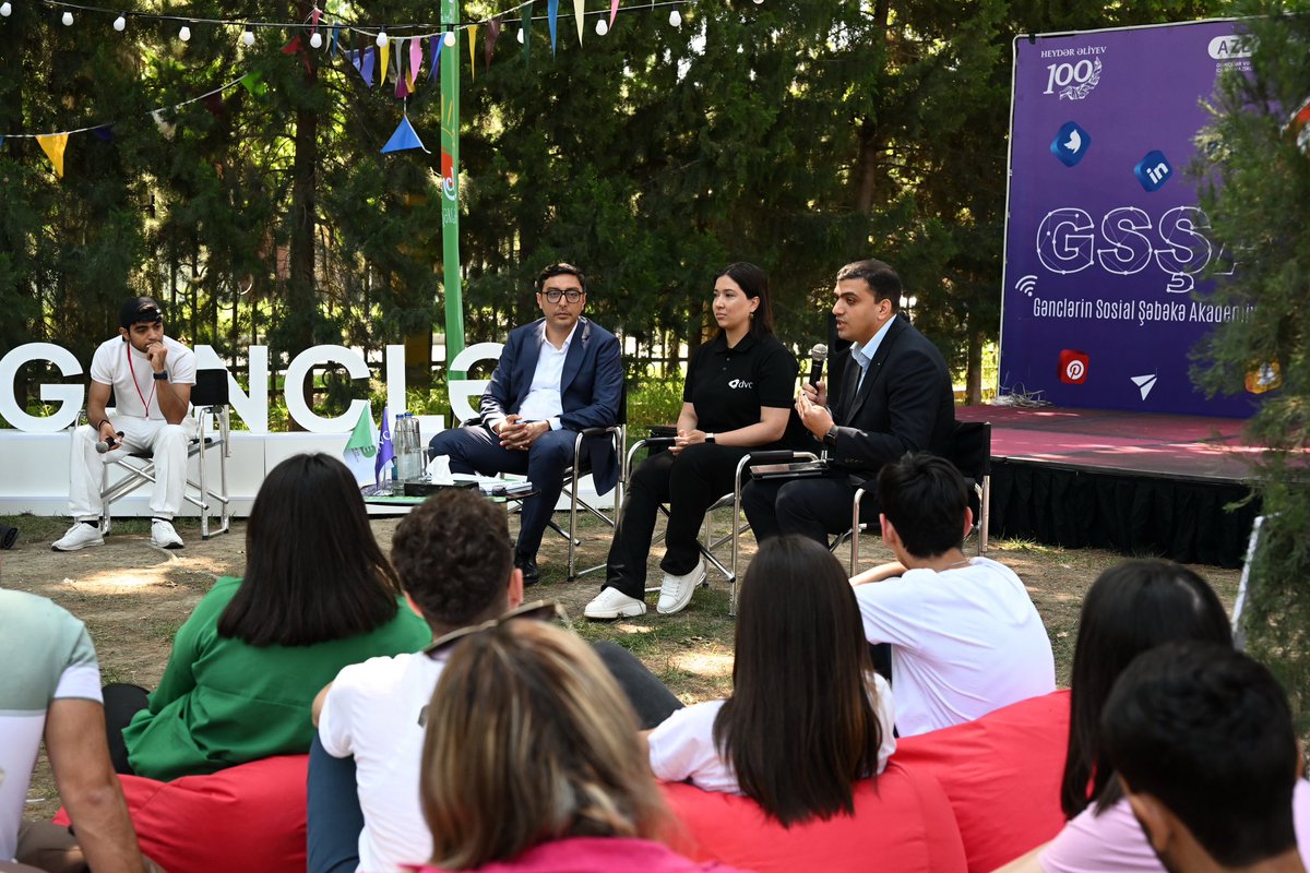 officialmys's tweet photo. İyunun 9-da gənclər və idman naziri Fərid Qayıbov Gənclər Paytaxtı Mingəçevirdə "Gənclərin Sosial Şəbəkə Akademiyası" yay düşərgəsinin iştirakçıları ilə görüşüb. 
Ətraflı: https://t.co/WycXTcbJqw

#gənclərvəidmannazirliyi #birkimibirlikdə #AZEyouth https://t.co/HA0SX0Obby