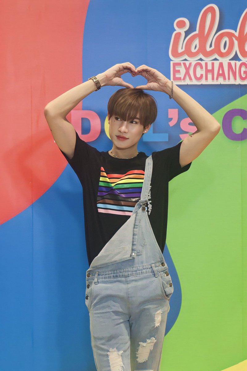 TitleLand1's tweet photo. ตุ๊กตาหมีดูน่ารัก แต่ถ้าเราพูดว่ารักนะคะ จะน่ารักกว่าป่ะ @title_ttle #TitleNattakit #UPnAWAY #IdolExchange #mangomusicentertainment #ATMOSPHERE #PrideMonth https://t.co/tIL48Sz4Ew