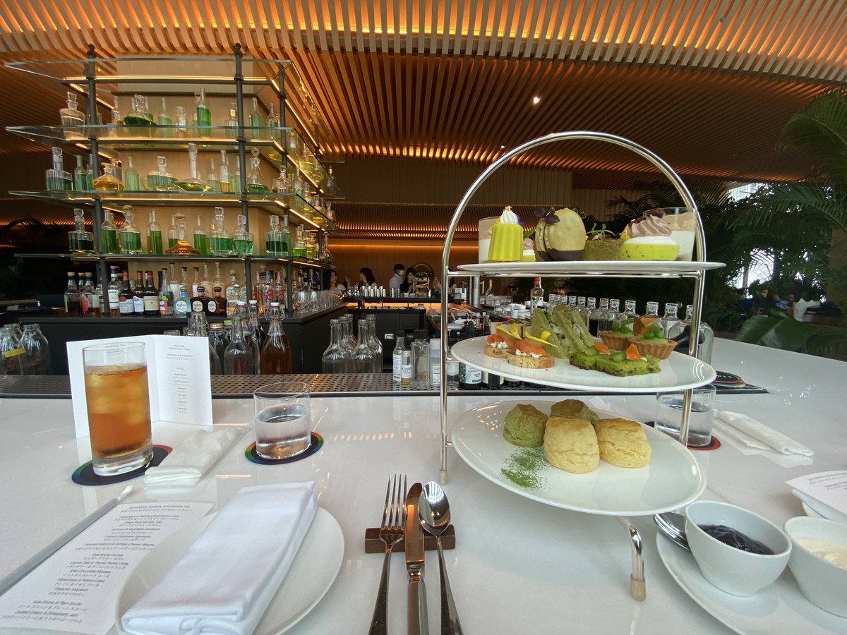 bankernoonesan's tweet image. 東京エディション虎ノ門にアフヌンしに来た☺️☕️🍰✨
ボタニカル空間が素敵🌿

#東京エディション虎ノ門