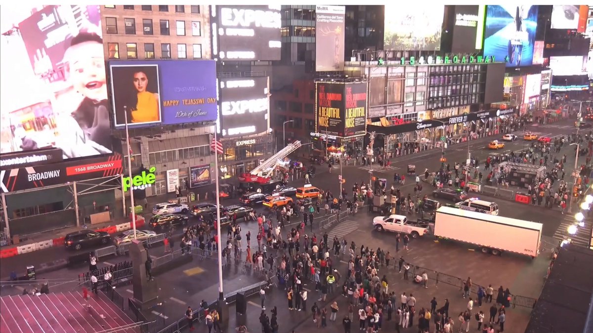 The Khabri (@thekhabritweets) on Twitter photo #TejasswiPrakash features in Times Square, NY ad
HBD TEJASSWI PRAKASH
#TejasswiPrakash <a href="/itsmetejasswi/">Tejasswi Prakash</a> #HappyBirthdayTejasswiPrakash #TejasswiPrakash features in Times Square, NY ad
HBD TEJASSWI PRAKASH
#TejasswiPrakash <a href="/itsmetejasswi/">Tejasswi Prakash</a> #HappyBirthdayTejasswiPrakash