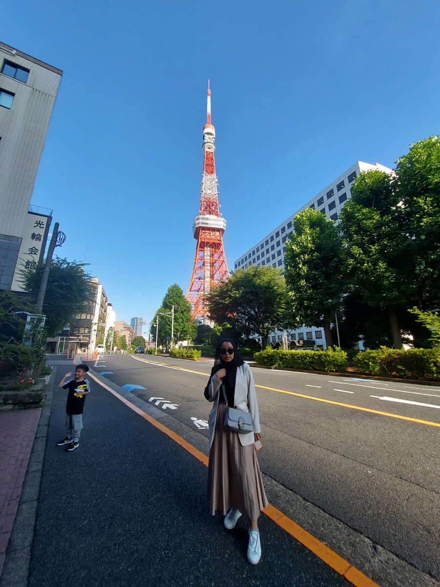 ensakur's tweet photo. Habis nyari Shinichi, jalanan kota dia bersih banget 😭 #Tokyo #Japan https://t.co/WZAcOqJ39Z