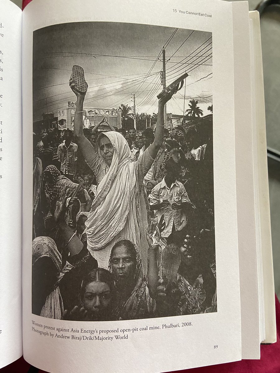 XRphotos's tweet photo. The struggle is long &amp; painful against fossil fuel industries: a tweet thread just for those who regularly say “But what about [ insert name of other country]

📷 Andrew Biraj /Drik/Majority World 

Women Protest against Asia Energy’s proposed open-pit coal mine. Phulbari, 2008 https://t.co/cpeukNrKiW