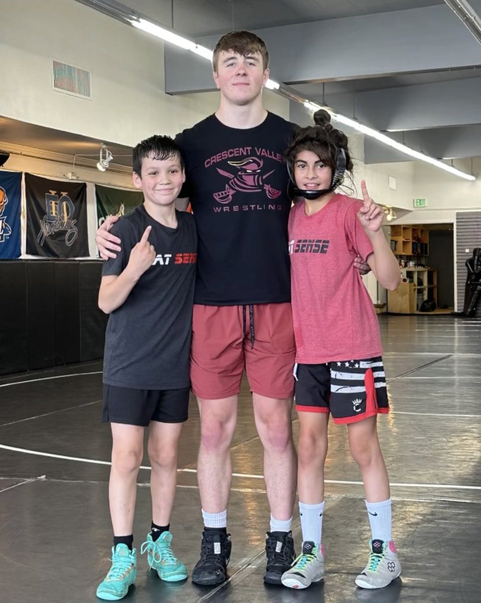 SalTrans's tweet photo. Love how dedicated this girl is to her favorite sport #olivia #WomensWrestling #femalewrestling #girlpower #wrestlingisalife @the_rudis #matsense https://t.co/WZyiuaI6M1