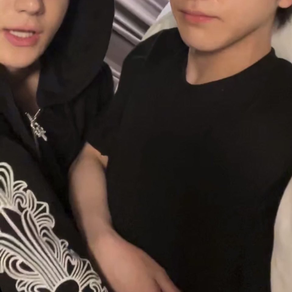 .                                         ○
                                       o
  (̅_̅_̅_̅(̅_̅_̅_̅_̅_̅_̅_̅_̅̅_̅() ~~ °