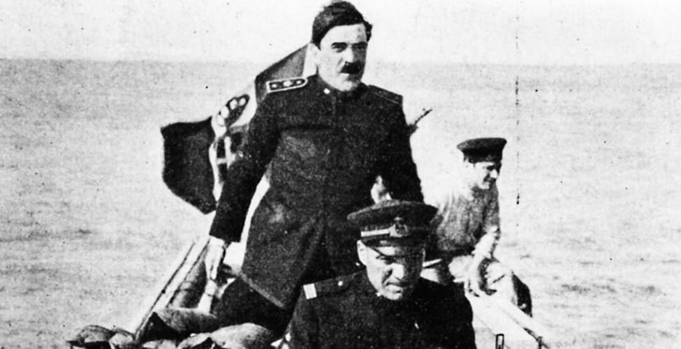 MinisteroDifesa's tweet photo. Oggi si ricorda una delle più eroiche imprese della 1ª Guerra Mondiale: quella di #Premuda.Due piccoli motoscafi armati #MAS della nostra Regia #Marina attaccarono in Adriatico una potente formazione nemica affondando una corazzata. Leggi di piú 👉 https://t.co/bNDCenyHdX https://t.co/ZdiA9aHeMg