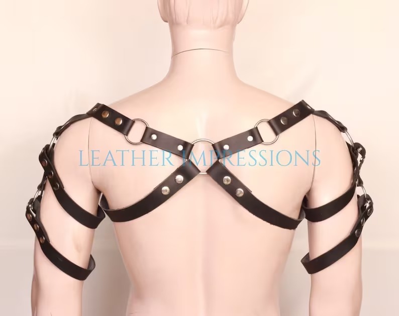 Hot_BDSM_Gear's tweet photo. Elevate your style with this sleek and edgy leather shoulder harness, designed to accentuate your shoulders and add a touch of rebellious sophistication to any outfit.

https://t.co/VyUPx46Um8

#harness #handmadeharness #bdsmgear #custommadeleather #adjustableharness #etsyseller https://t.co/oJDQYHFMjz