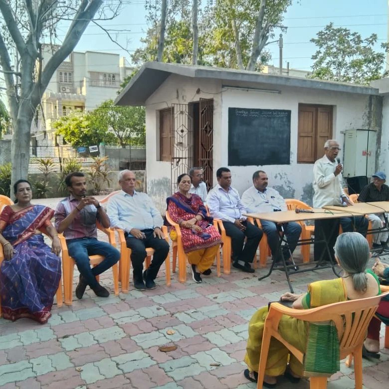 amitsinhdabhi84's tweet photo. ભારતીય જનતા પાર્ટી વડોદરા મહાનગર વૉર્ડ ૧૧ - સિનિયર સિટીઝન બેઠક વ્યવસ્થા હેતુ શેડ નું ખાતમુહૂર્ત
અવિચલ ઉધાન દિવાળી પુરા
@Bhupendrapbjp @CRPaatil @pradipsinhbjp @ratnakar273 @sanghaviharsh @drvijayshahbjp @BJP4Gujarat https://t.co/dKUng57YhE