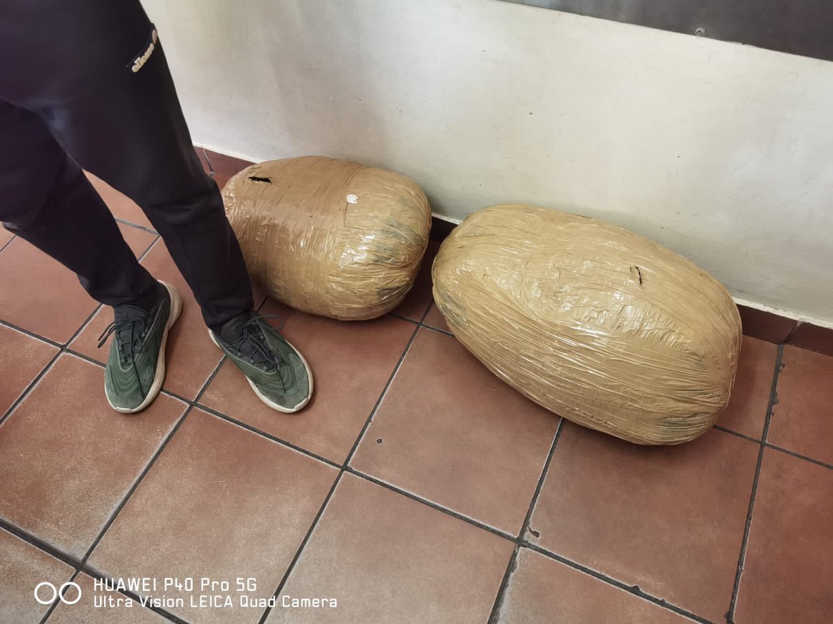 Bonginkosi Makamo (24), a man from the kingdom of Eswatini was arrested by members from Border Policing in Oshoek.

Police noticed Makamo at the hiking spot with a suspicious luggage in his possession. The police cornered him and searched his bag whereby two large rolls of