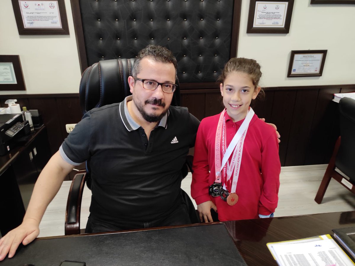 imkbyssoo's tweet photo. Okullararası Artistik Cimnastik İstanbul elemelerinde okulumuz 5.Sınıf öğrencisi Ela ŞİRİN bireysel olarak Avrupa yakası İkincisi 🥈, genel tasnifte İstanbul dördüncüsü olarak büyük başarı elde etmiştir. Öğrencimizi kutluyoruz. 
@istanbulilmem 
@KucukcekmeceMeb 
@eroncel26 https://t.co/VIpeXB3vd1