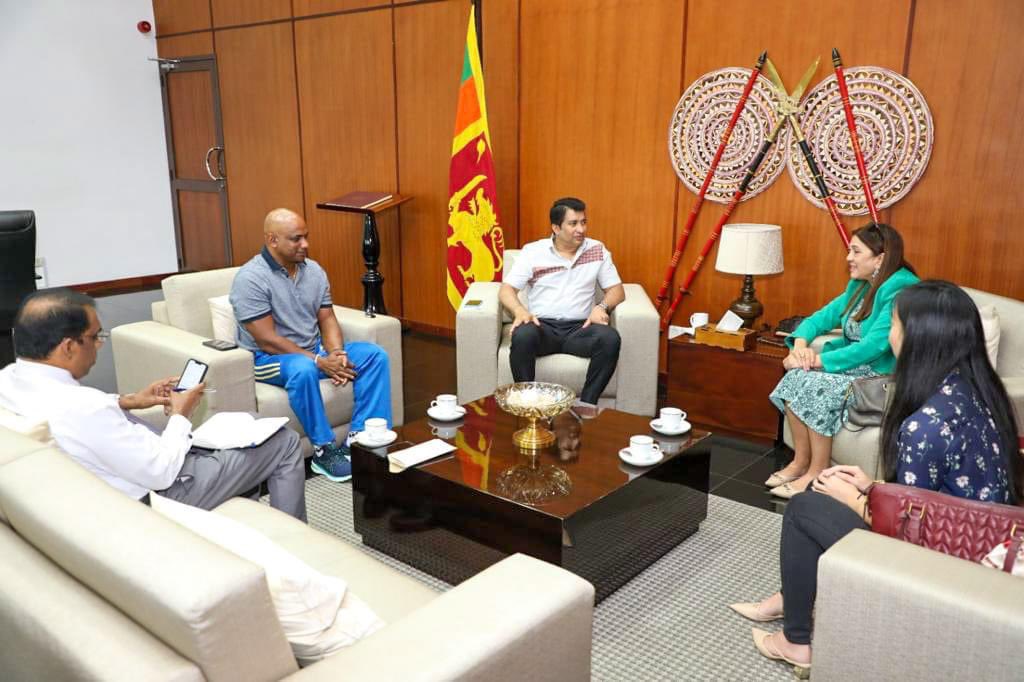 R_A_Ranasinghe's tweet photo. A discussion was held at the Ministry of Sports with Ms. Vijaya Rao, Director of SingHealth's International Cooperation Office &amp; @Sanath07 , to enhance international relations between #SL and #Singapore and to advance sports medicine with the support of the Singapore government. https://t.co/sXyg83Gln0