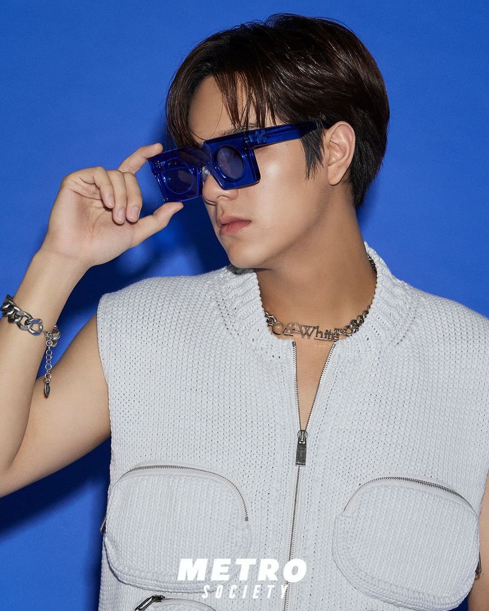 bbearbi's tweet photo. หล่อเท่สุดๆ นนนกับเครื่องเเต่งกายเครื่องประดับของOffWhiteเป็นอะไรที่เข้ากันได้อย่างลงตัวจริงๆ😎
#OffWhiteSS23 #PPGroupthailand
#MetroSocietyXOffWhiteXNanon #OffWhiteBangkok #nanon_korapat #mynameisnanon
#ppgroup https://t.co/GBxaltImn6