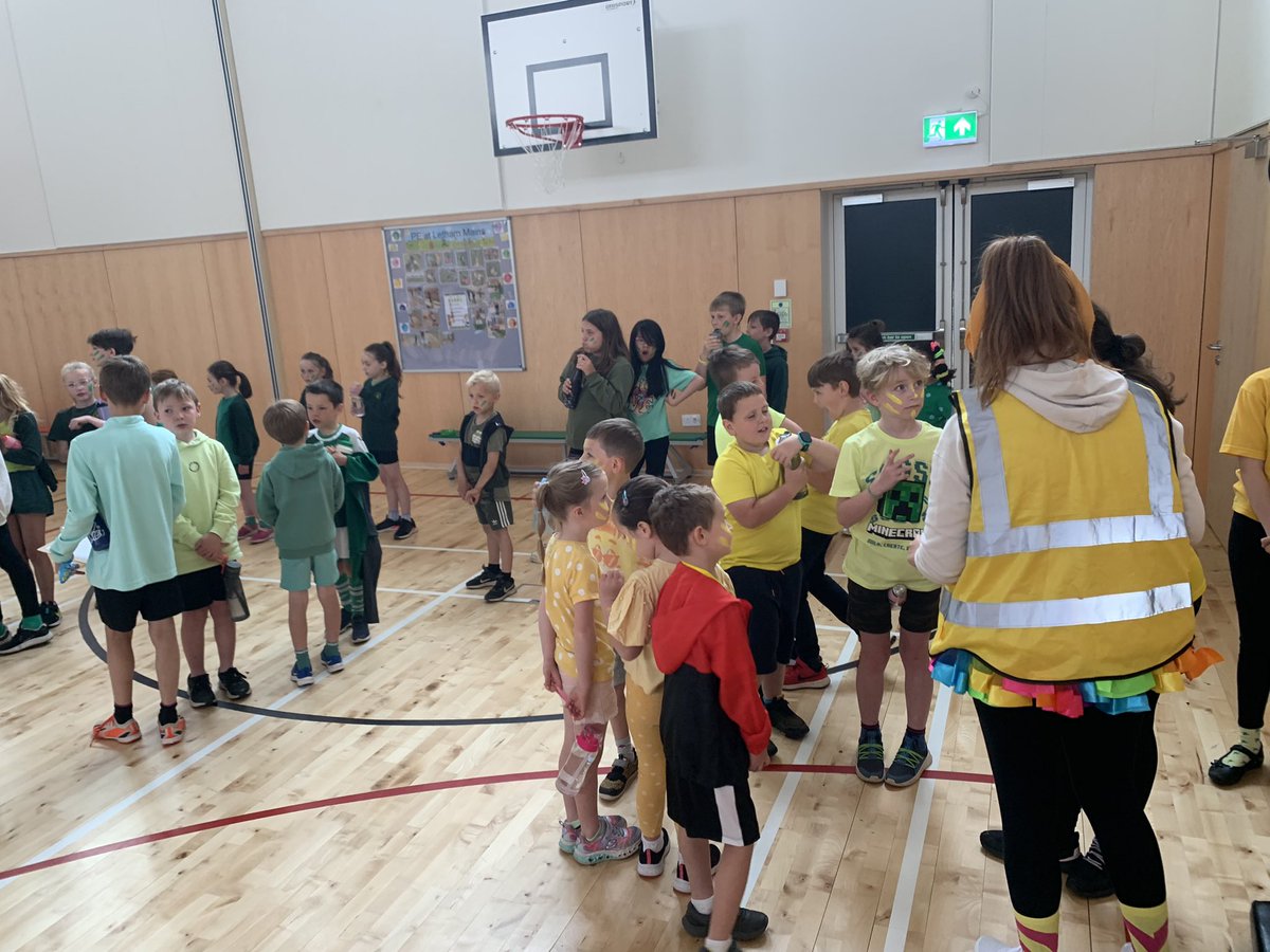 LethamMains's tweet photo. Lots of #HappyHealthyLearning in vertical groups this week with our Sports Day Colour Teams, our Global Goals Home Teams #Article12 and our Reading Cafes with Book Buddies. What a fabulous #LethamFamily we have! #Article15 https://t.co/aA0lLkezgF
