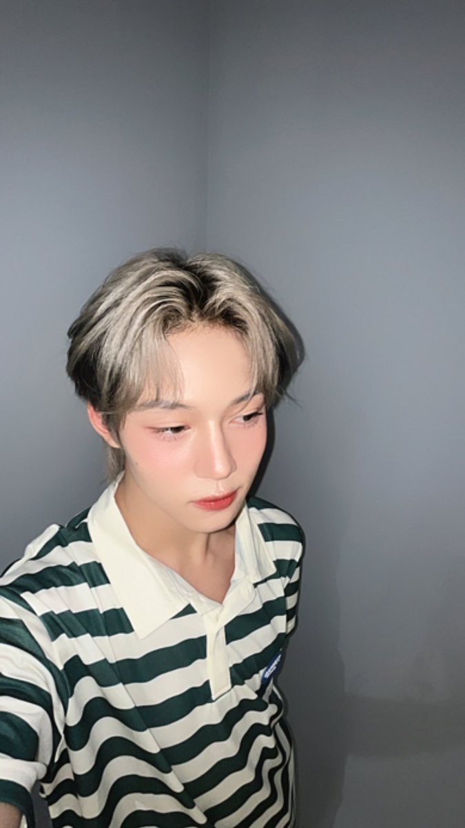 realxlg's tweet photo. Random Selfie Things #LYKN #Lego_Rapeepong (ใช่จ้า หมดคอนเท้นจร้;-;) https://t.co/z1DlWlABd9