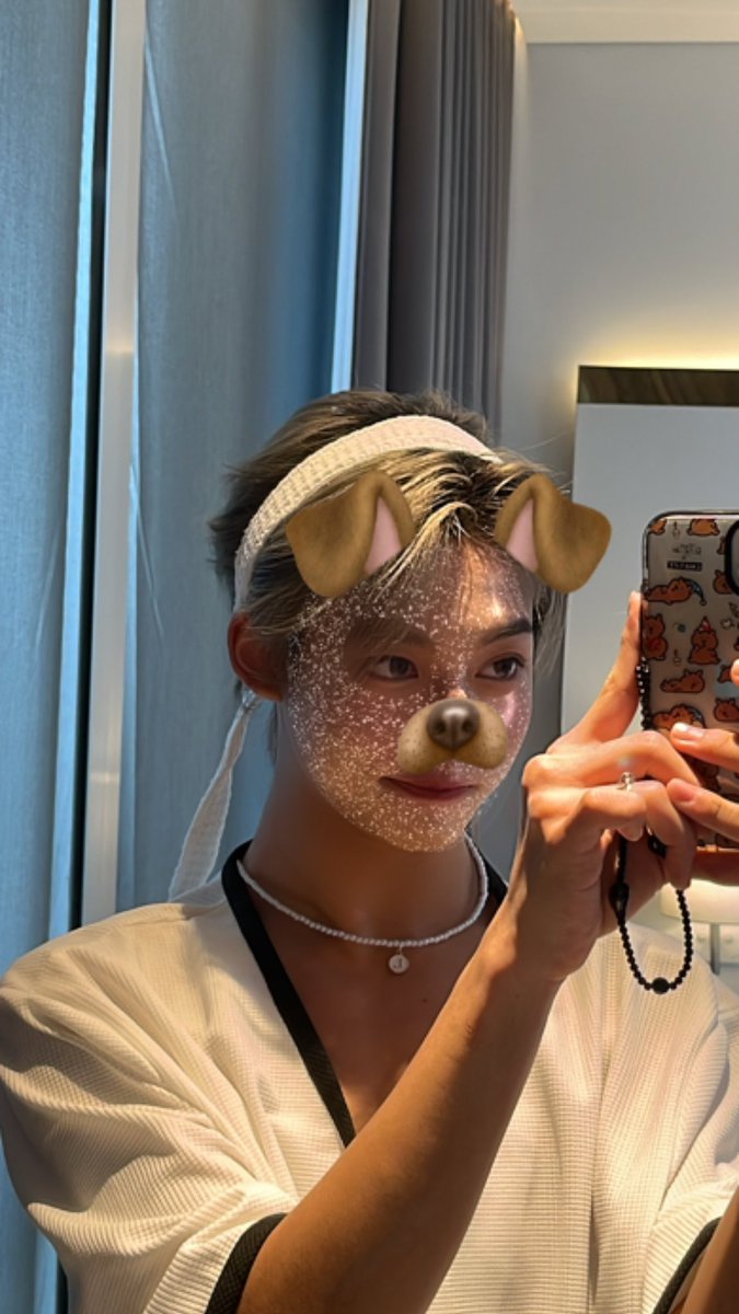 realxlg's tweet photo. Random Selfie Things #LYKN #Lego_Rapeepong (ใช่จ้า หมดคอนเท้นจร้;-;) https://t.co/z1DlWlABd9