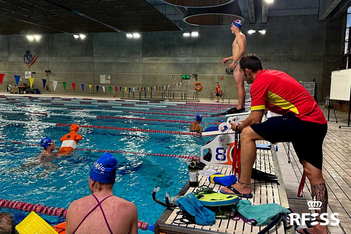 📸 𝗜𝗠Á𝗚𝗘𝗡𝗘𝗦 📷 1/2
Concentración de seguimiento y control para pruebas de piscina del equipo nacional de #salvamentoysocorrismo 🏊 

📍 Centro de Alto Rendimiento de Madrid

➕ info en 𝗥𝗙𝗘𝗦𝗦.𝗲𝘀 ➡️ rfess.es/2023/06/veinte…